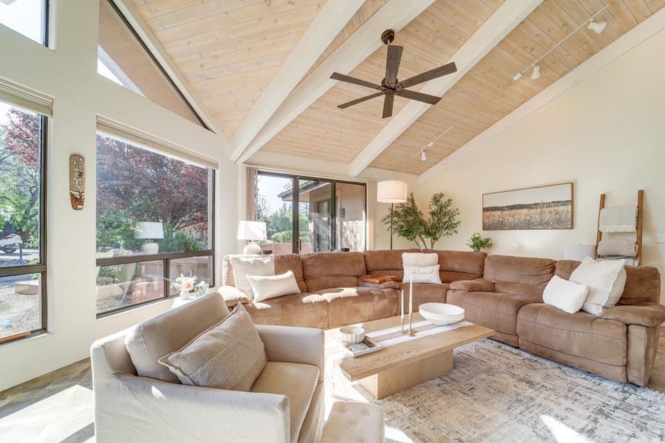 Walk or Bike to Cathedral Rock! Home w/ Views House in Sedona