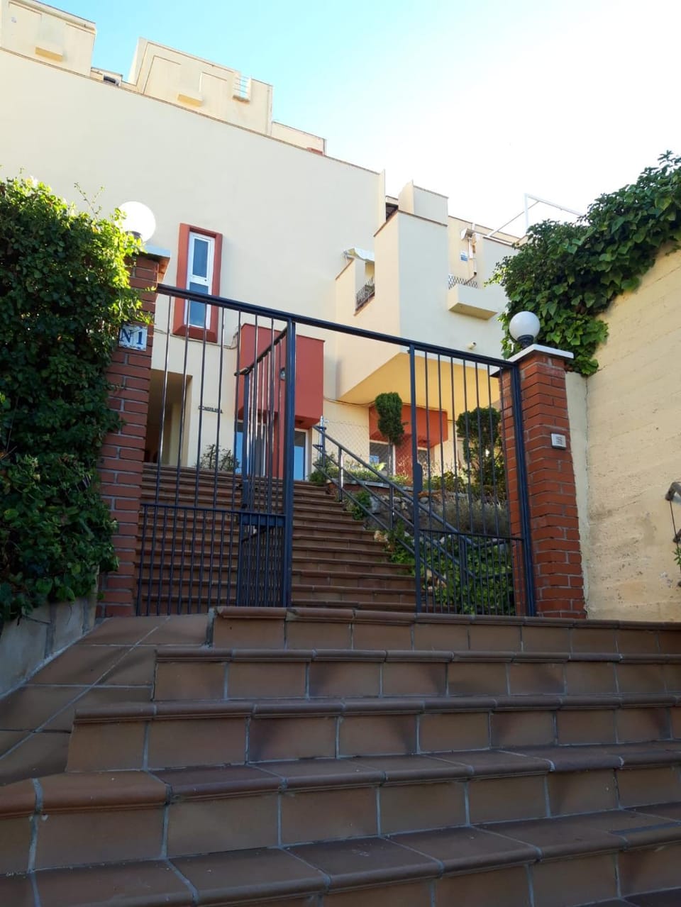 Facade/entrance