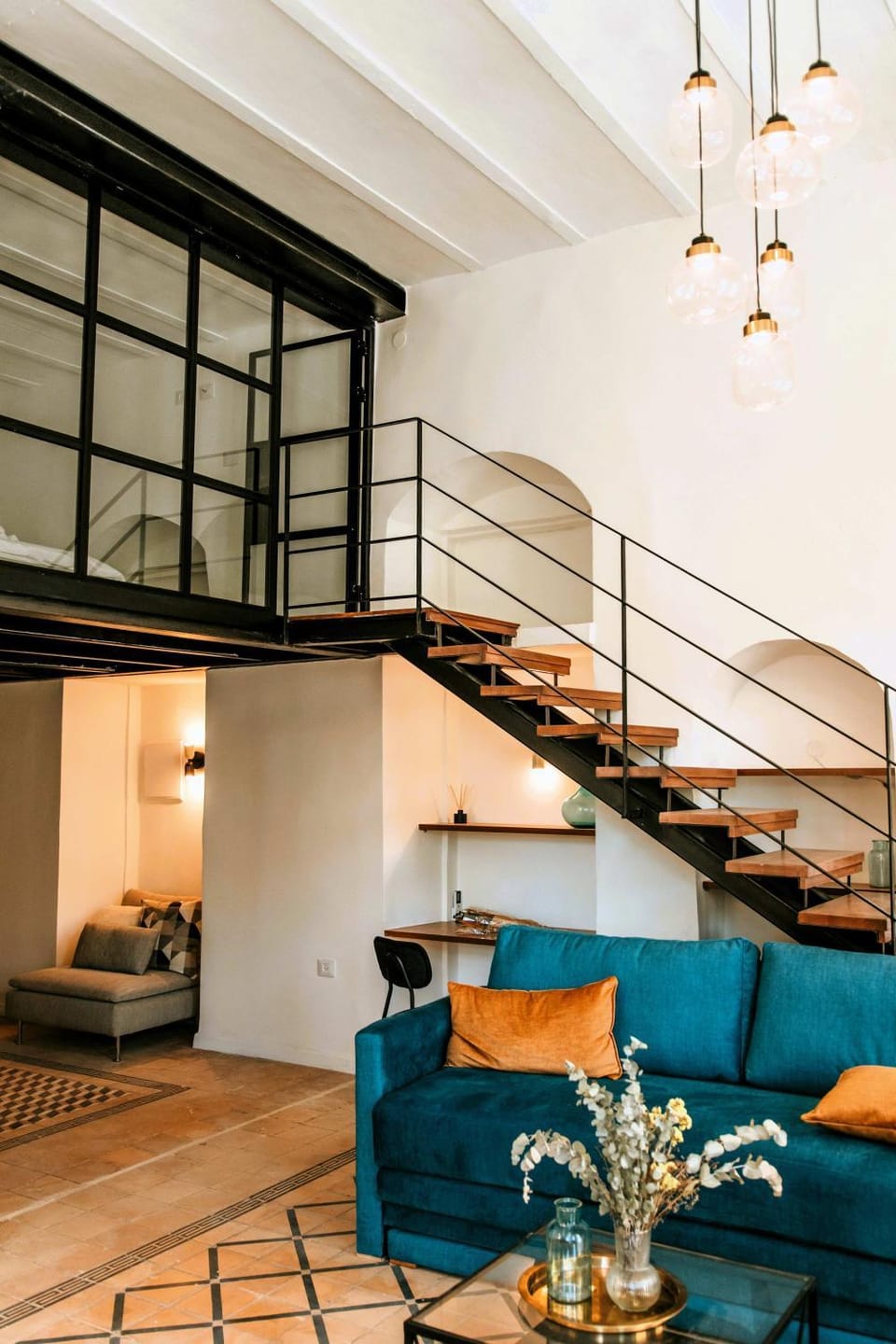 Stunning Historic Duplex - Next Mamilla & Old City Apartment in Jerusalem
