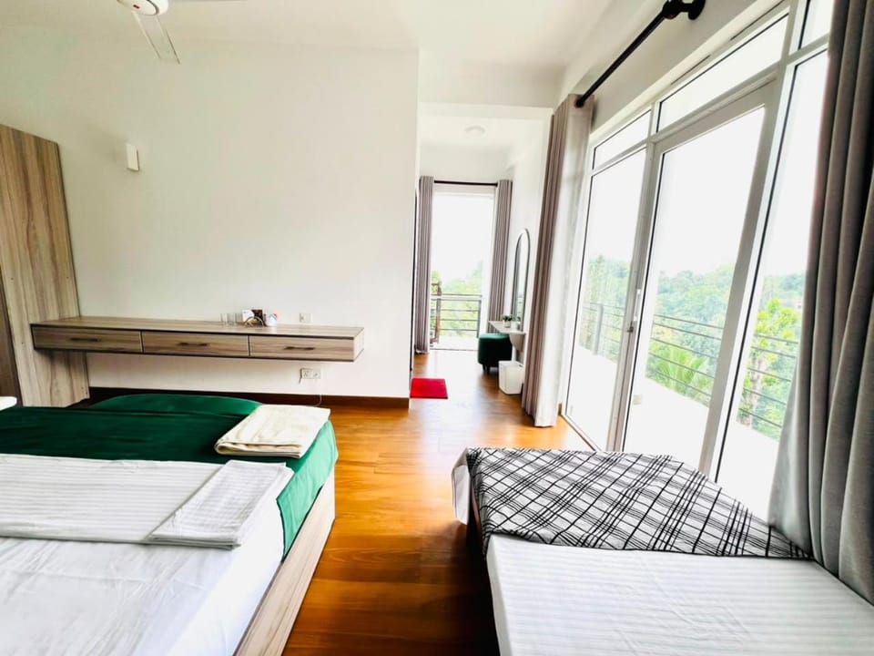 Emerald Mountain Resort Hotel in Kandy