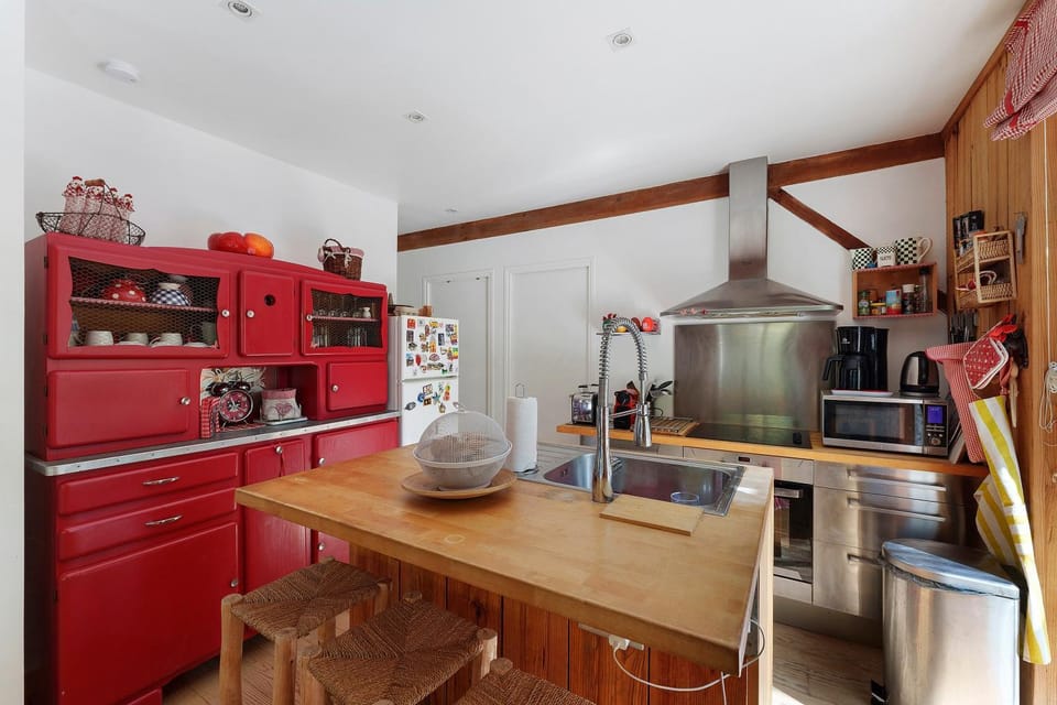 Kitchen or kitchenette, Living room