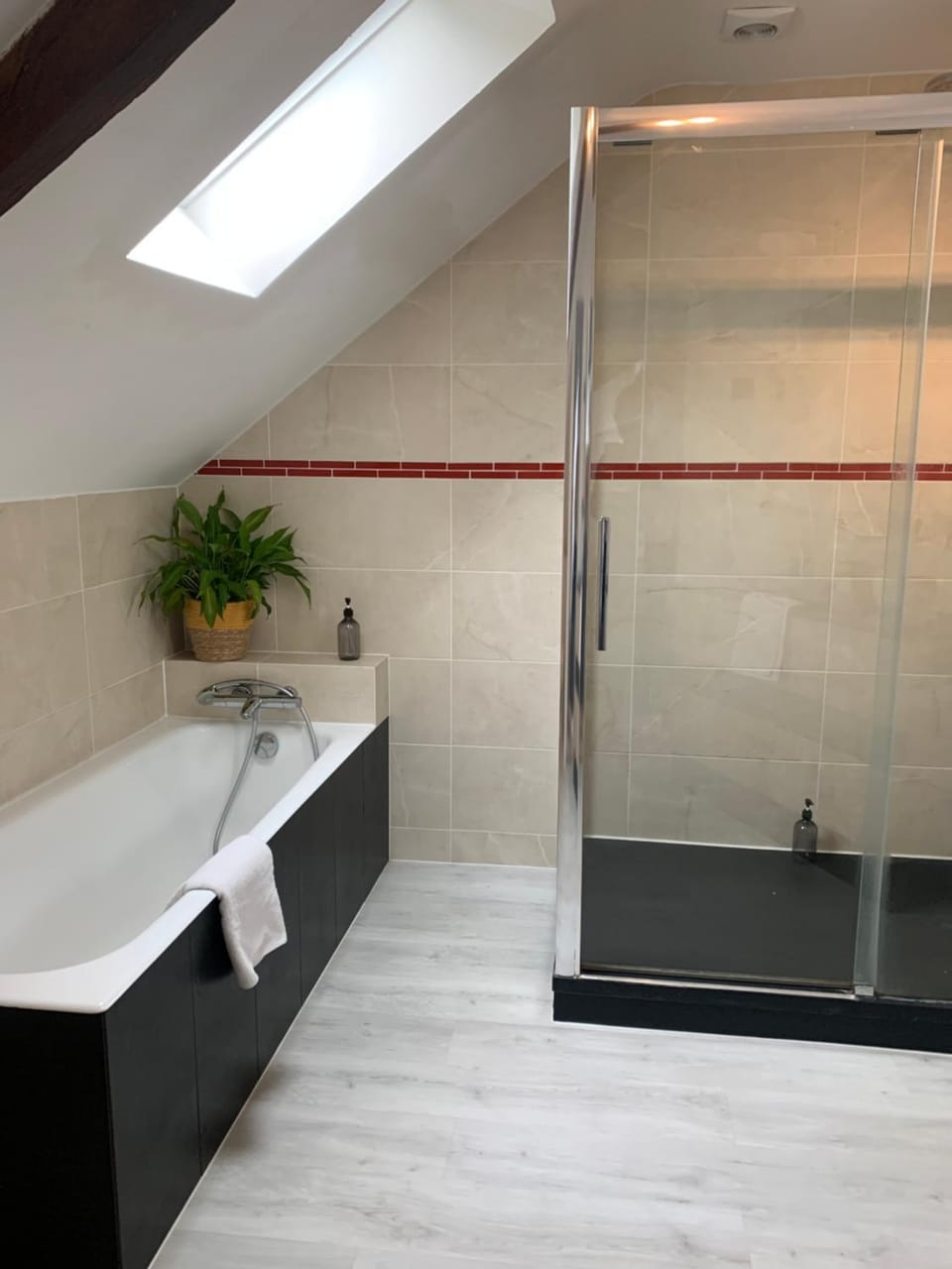 Shower, Toilet, Bathroom, Bath