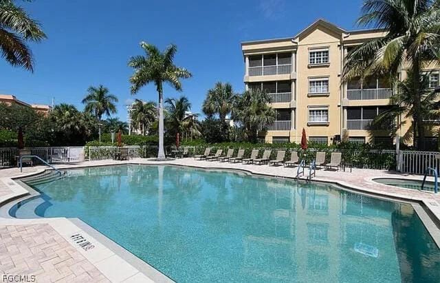 Resort Pool, Beach Access & South End Island Escape Awaits - Bella Lago - Roelens House in Estero Island
