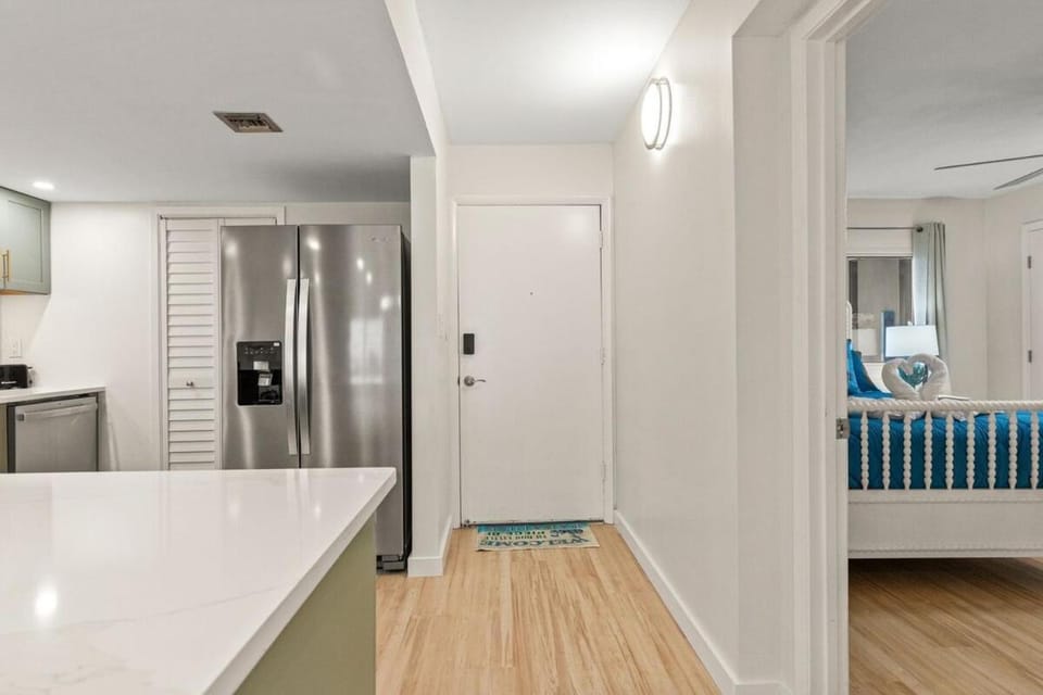 Pinnacle Port, C2-603 Apartment in Sunnyside
