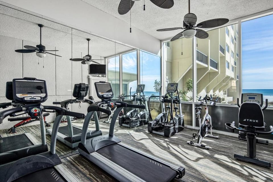 Pinnacle Port, C2-603 Apartment in Sunnyside