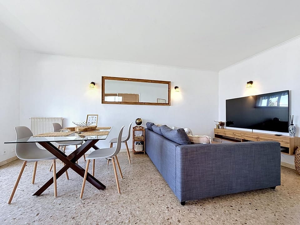 TV and multimedia, Dining area