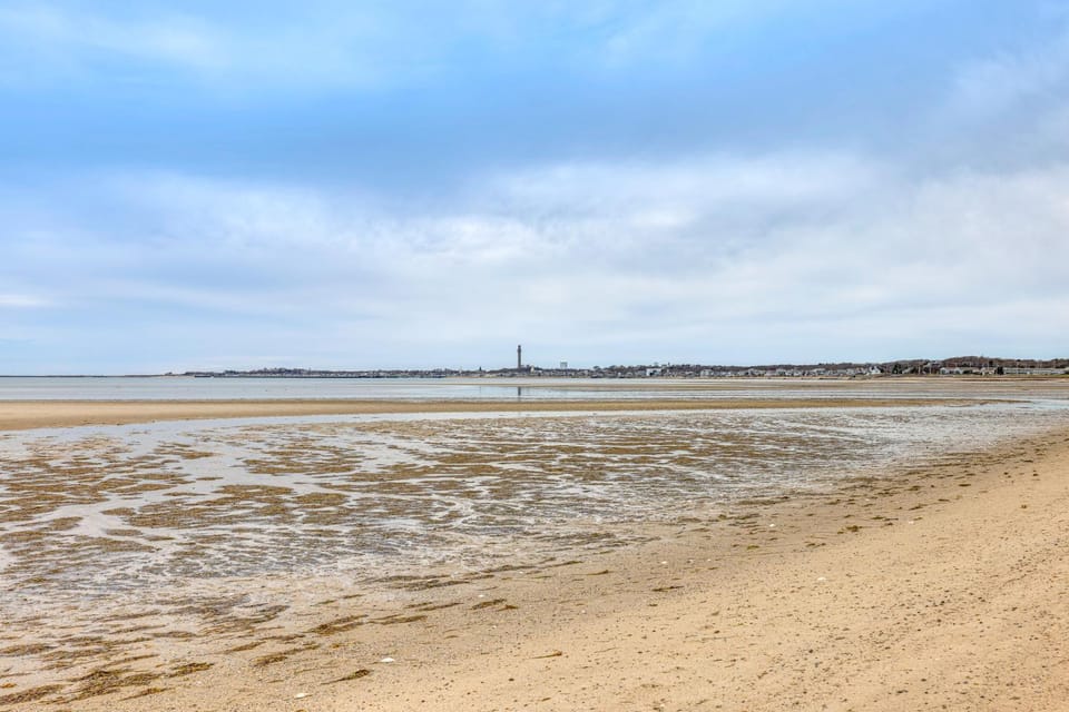 Beach & Pool 318 sqf cozy condo East End P-Town House in Provincetown