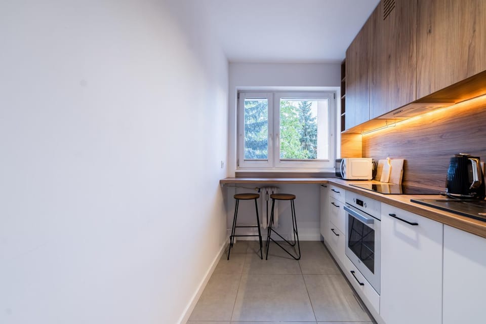 Coffee/tea facilities, Kitchen or kitchenette, stove