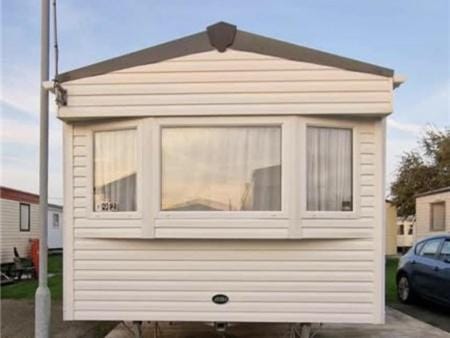Abi tebay oakfields towyn House in Towyn