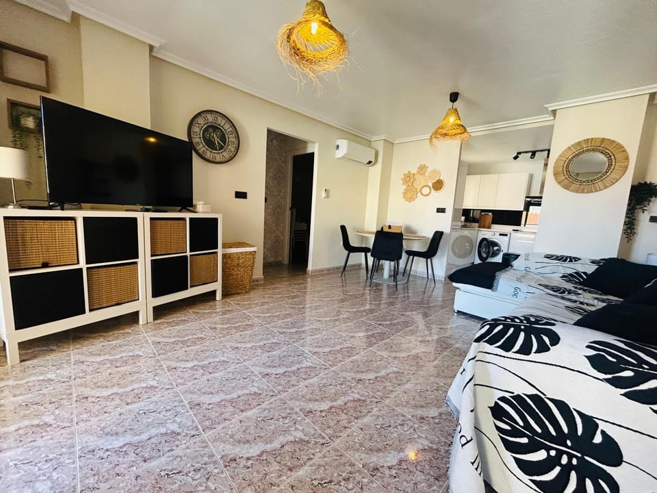 Appartement lumineux à Orihuela Costa avec 3 piscines dont 1 chauffée Apartment in Playa Flamenca