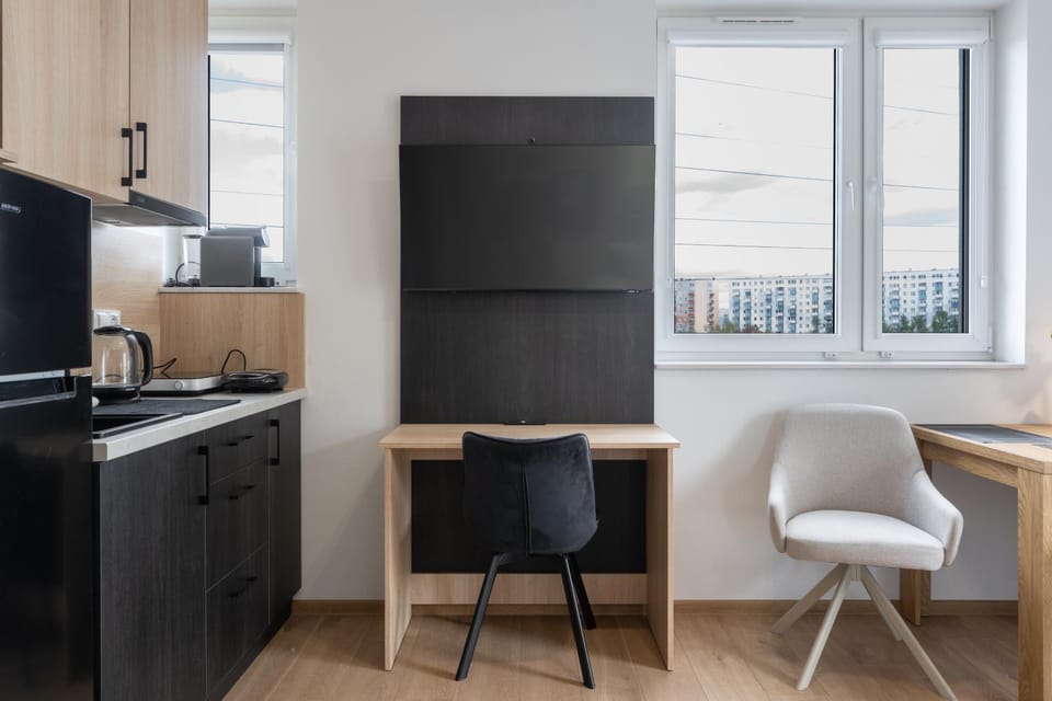 Kitchen or kitchenette, Dining area, oven, stove