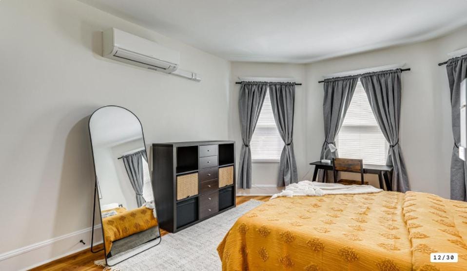4Bed Boston - Central Location - Pets ok Apartment in Quincy