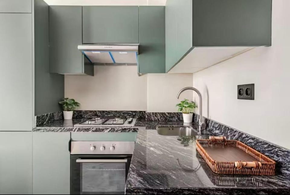 Luxury Dowtown Studio Private Balcony & City Views Apartment in Casablanca