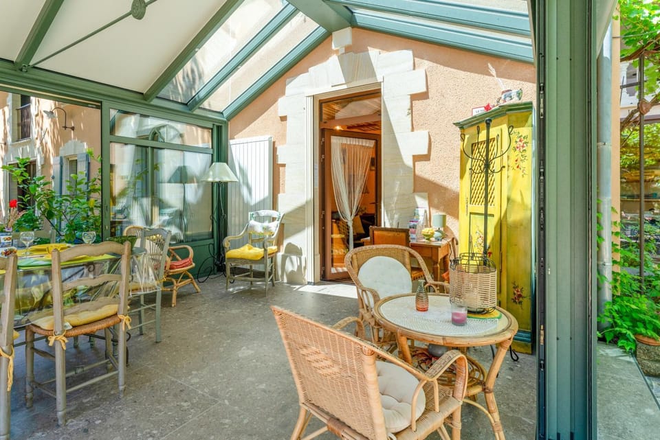 Un doux reflet de Provence piscine Apartment in Le Thor