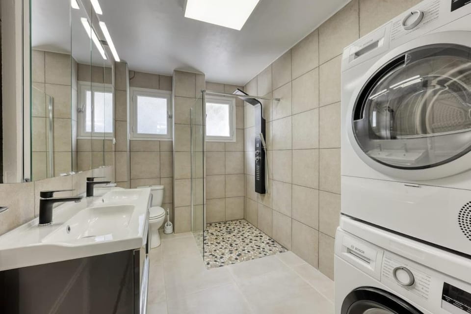Toilet, Bathroom