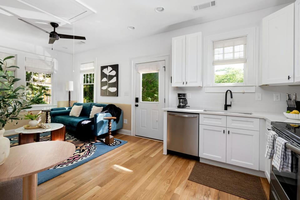 Carriage House Pop Dynasty House in Atlanta
