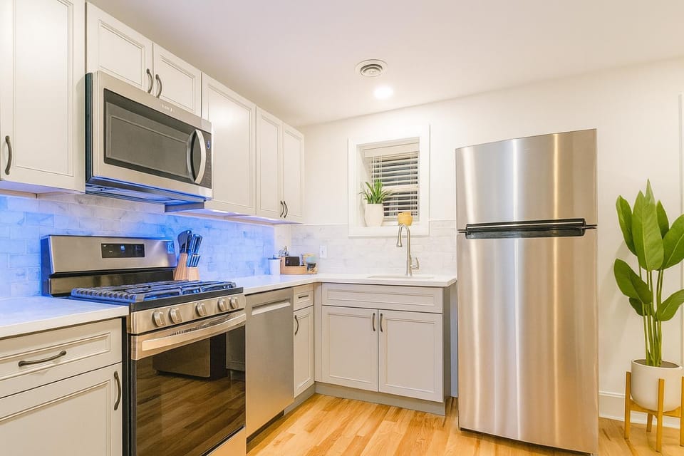 Charming 1-Bed Apt WiFi, Fully Equipped Kitchen House in Brighton