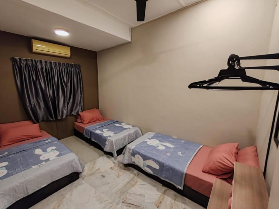 Bed, Bedroom, towels, air conditioner