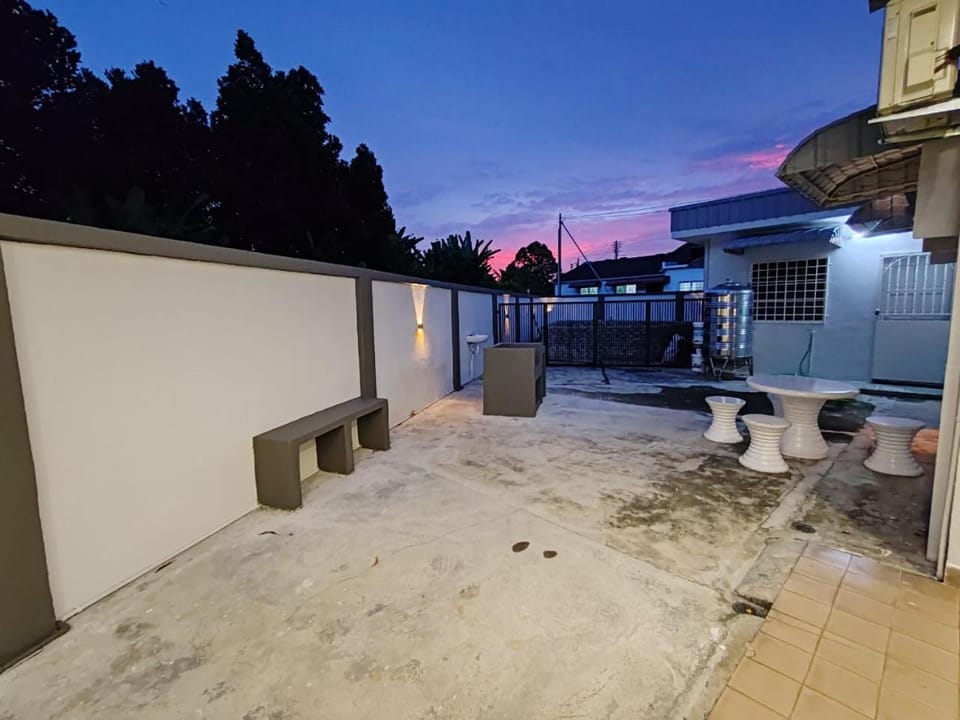 BBQ facilities, Parking