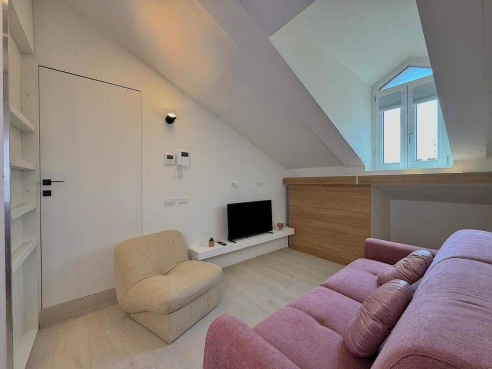Porta Venezia Three Bedroom Loft Apartment in Milan