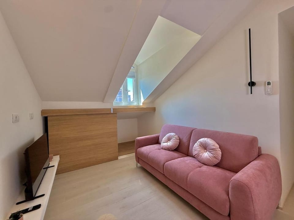 Porta Venezia Three Bedroom Loft Apartment in Milan