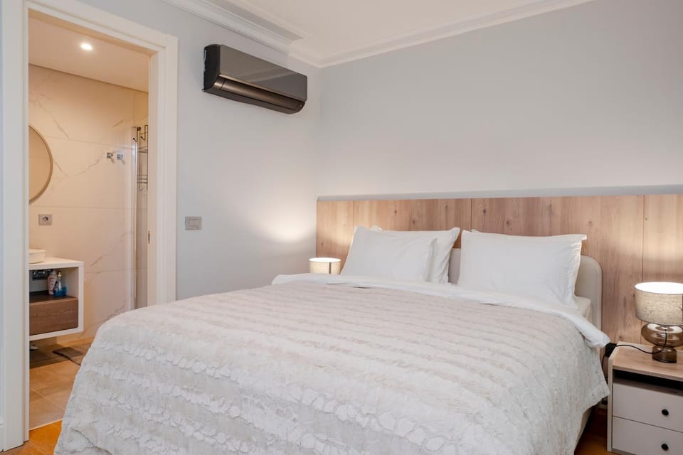 Two-Bedroom Family Suite in Managed Aparthotel - Central Location with Elevator - Parking & Secure Access Apartment in Istanbul