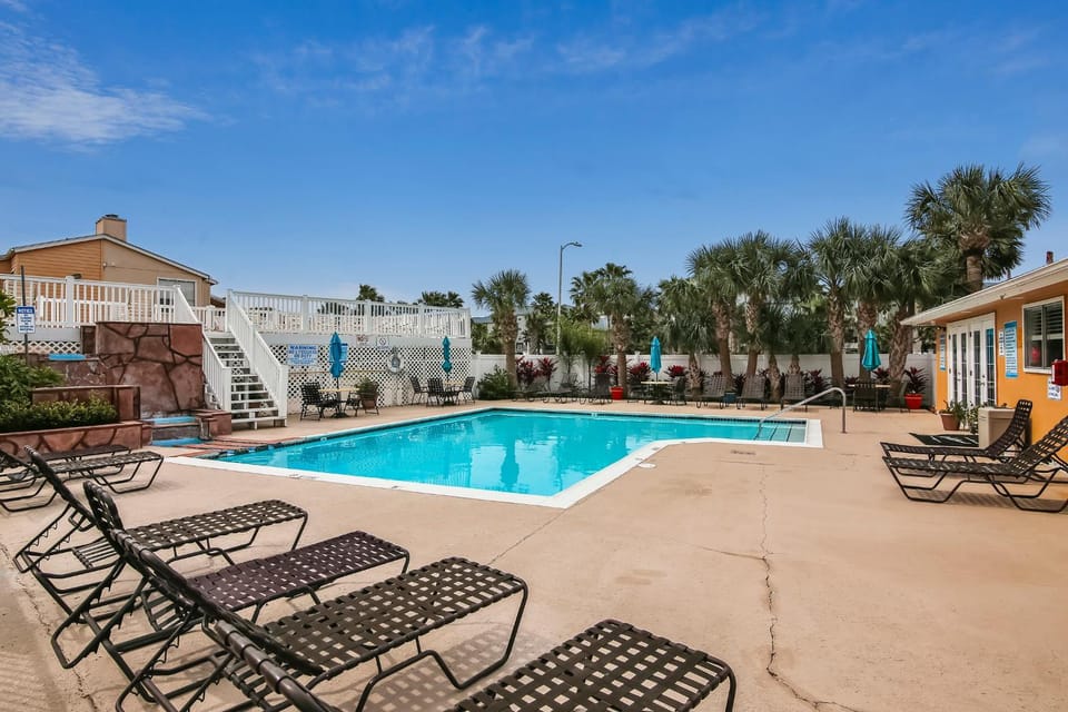 Palms at Cove View at Ryson Vacation Rentals Apartment in Galveston Island
