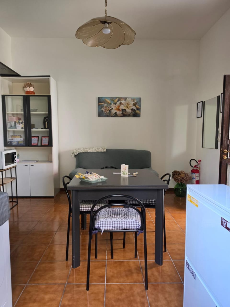 Seating area, Dining area