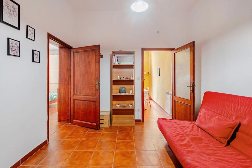 Bed, Living room