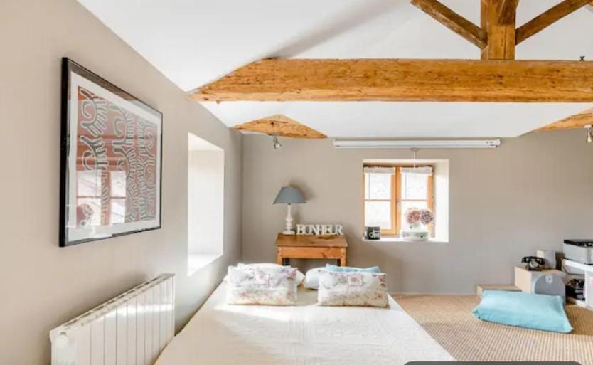 ravissante chambre spacieuse Bed and Breakfast in Auvergne-Rhône-Alpes