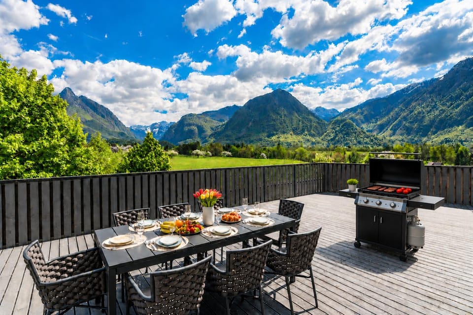 View (from property/room), Mountain view, Mountain view