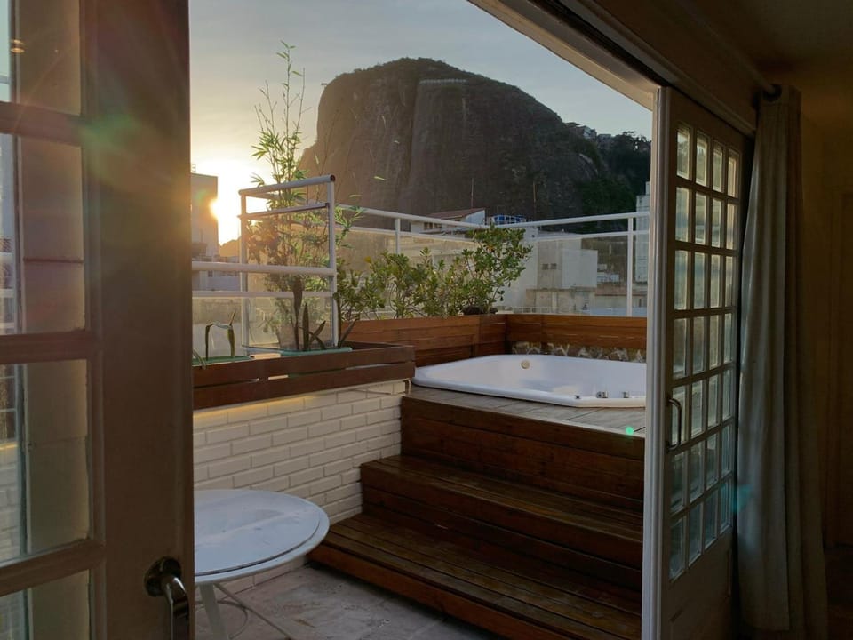 Real Apartments 207 - Jacuzzi Penthouse Copacabana Beach Apartment in Rio de Janeiro