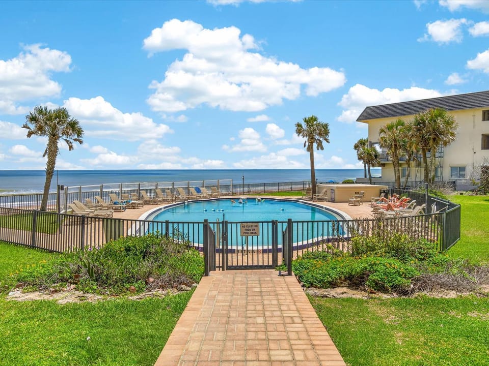 Shoreham Condos by Distinctive Beach Rentals Apartment in Ormond Beach