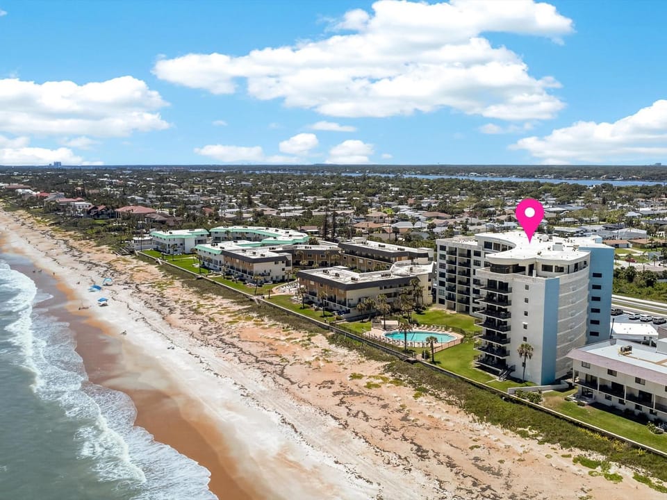 Property building, Bird's eye view, Beach, Sea view, Swimming pool