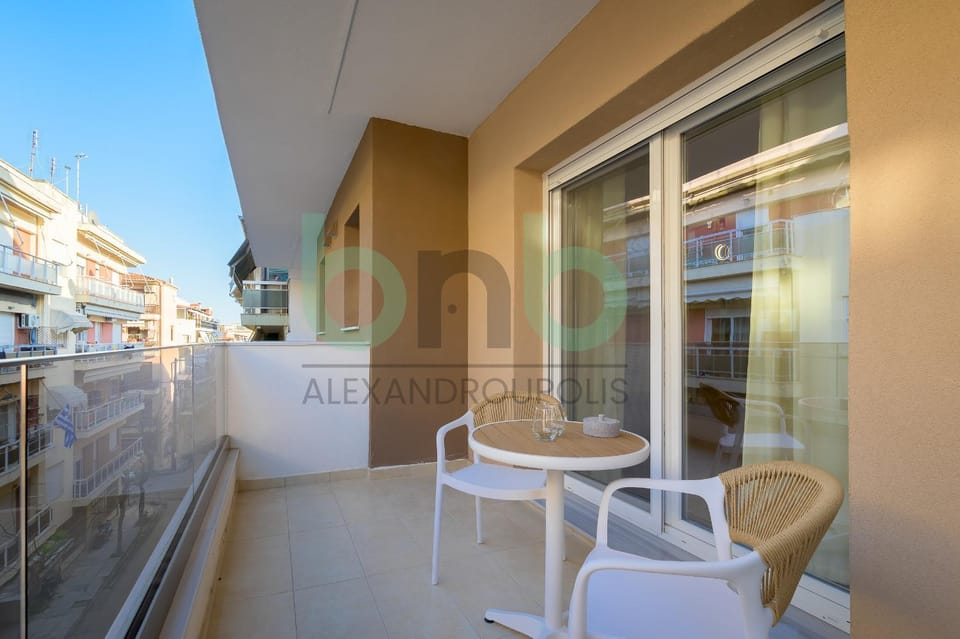 V - Luxury Suites C1 Apartment in Alexandroupoli