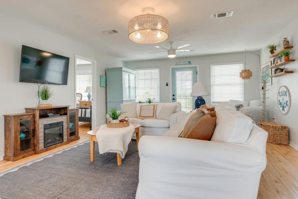 Walk to Waves! Waterfront Beach House w/ Deck House in Dauphin Island