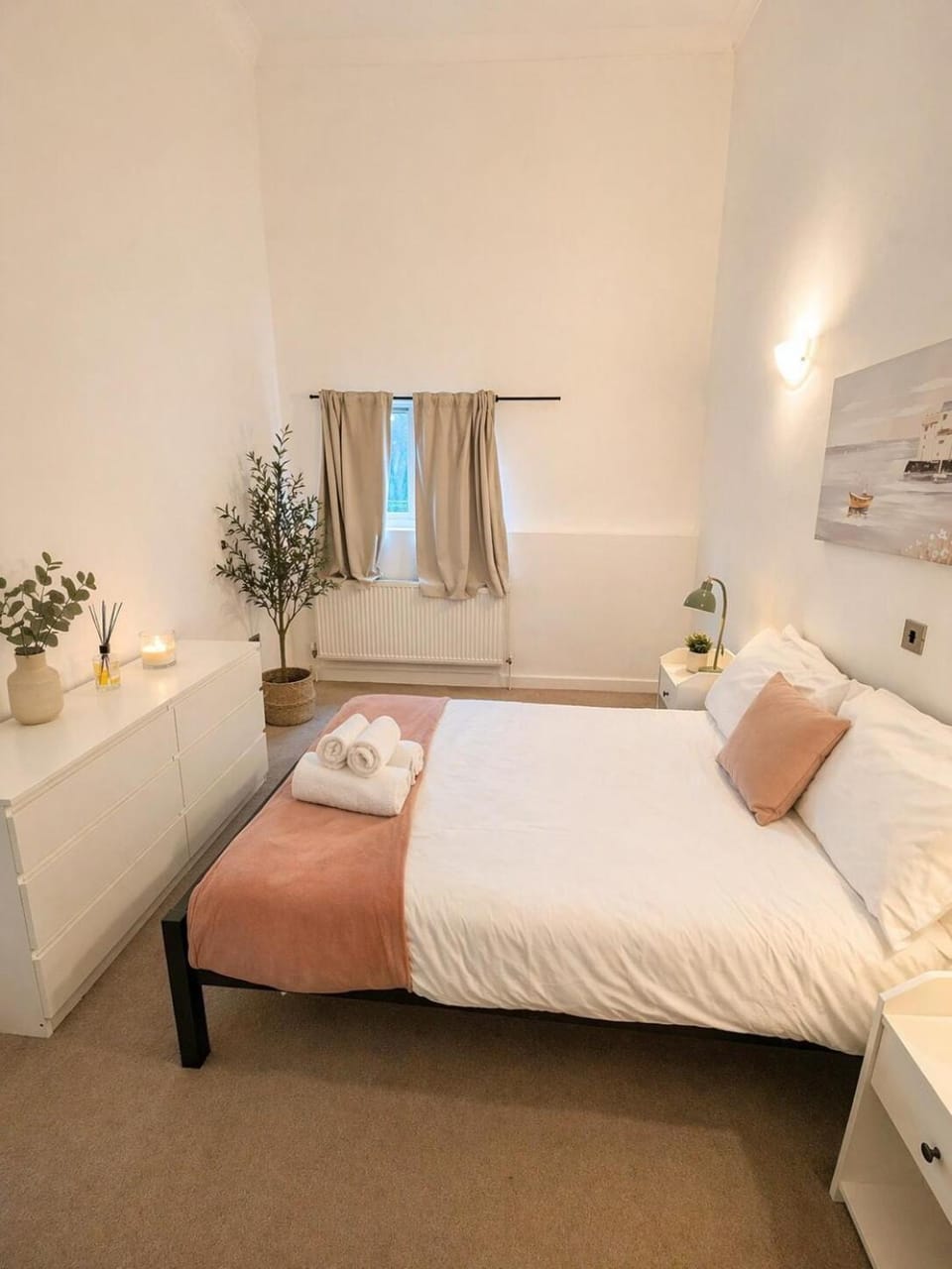 Beautiful 2 Floor 3BR House Walk to Liverpool St Apartment in London Borough of Hackney