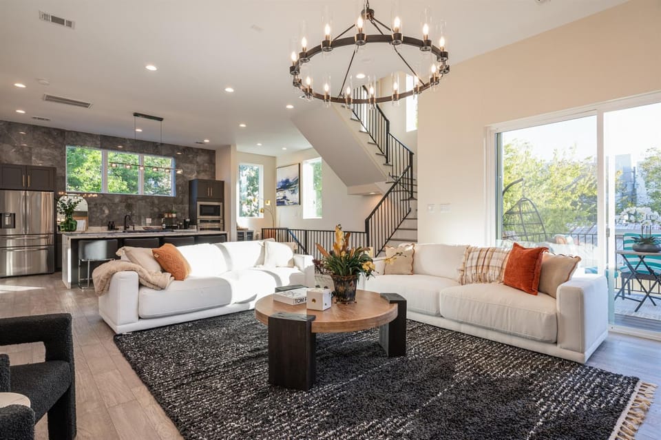 Sleeps 40! 4 Luxe Homes! Pet-Friendly Rice Military House in Houston