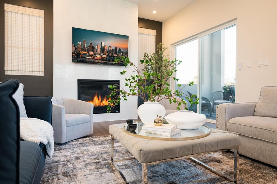 8BR Twin Bldg w Rooftops Near Dtown Pet-Friendly House in Houston