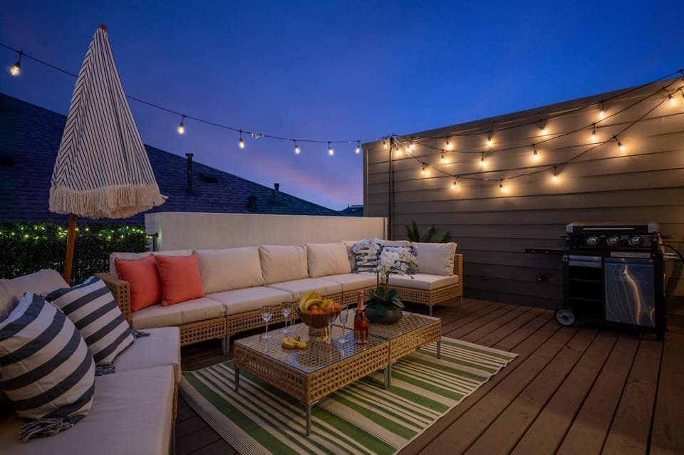 8BR Twin Bldg w Rooftops Near Dtown Pet-Friendly House in Houston