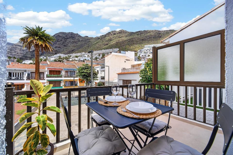Otto`s Place - Stylish Apartment in the Heart of Los Gigantes - Terrace & Cliffs Views Apartment in Acantilados de Los Gigantes