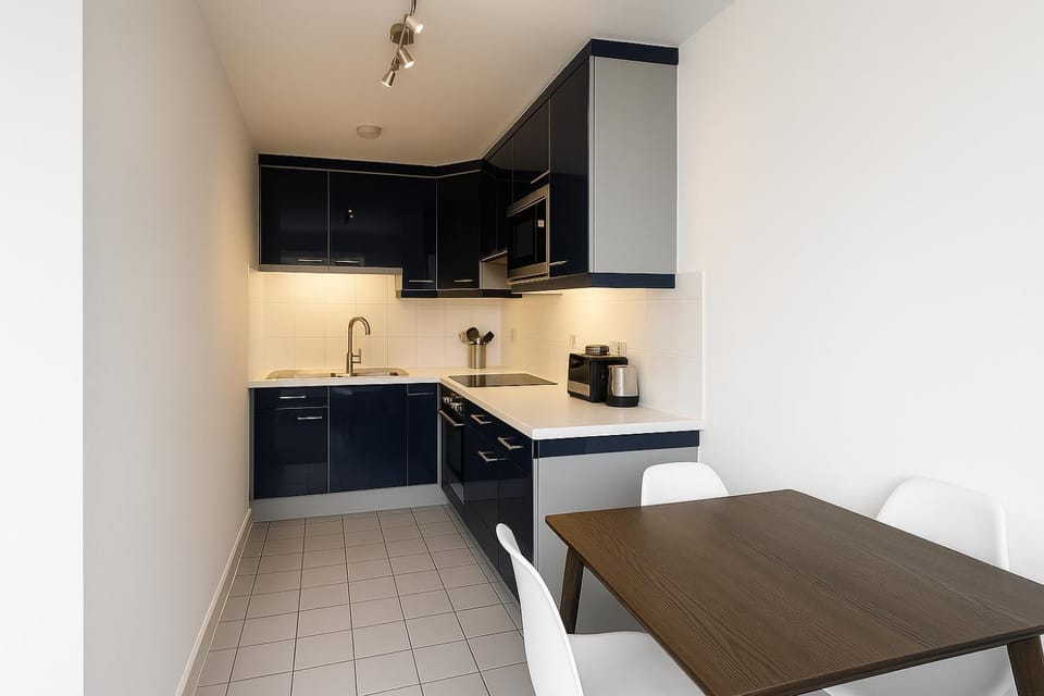 Kitchen or kitchenette, Dining area, oven, stove