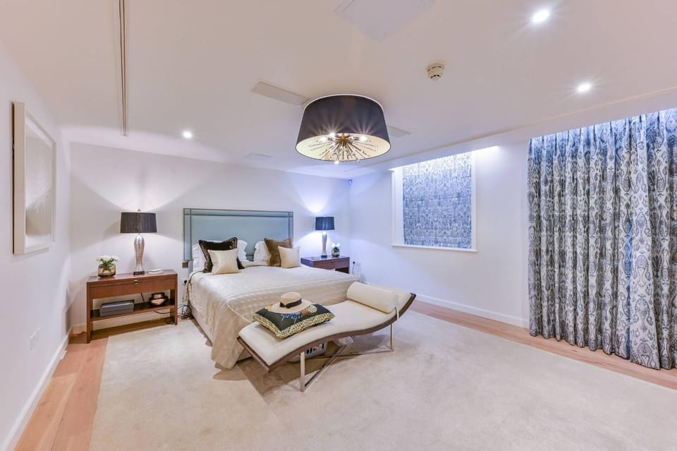 Connaught Duplex, Hyde Park view, AirCon, concierge, private gym, cinema, terrace Apartment in City of Westminster