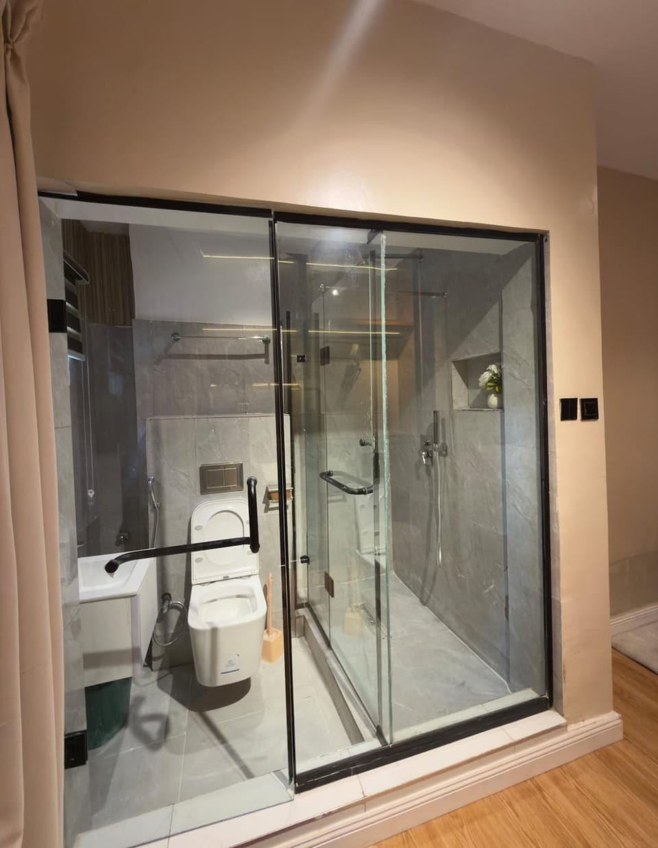 Premium 2 Bedroom Maisonette with Ps5 & Pool Apartment in Lagos, Nigeria