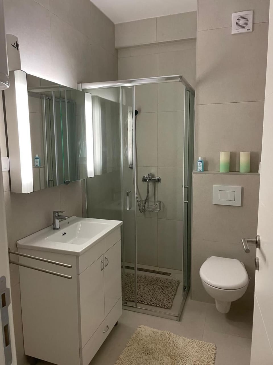 Shower, Toilet, Bathroom