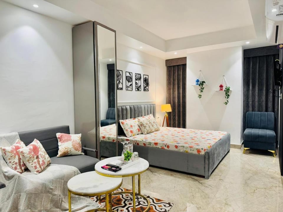 Vicky Lubana home stay Zirakpur Vacation rental in Punjab, India