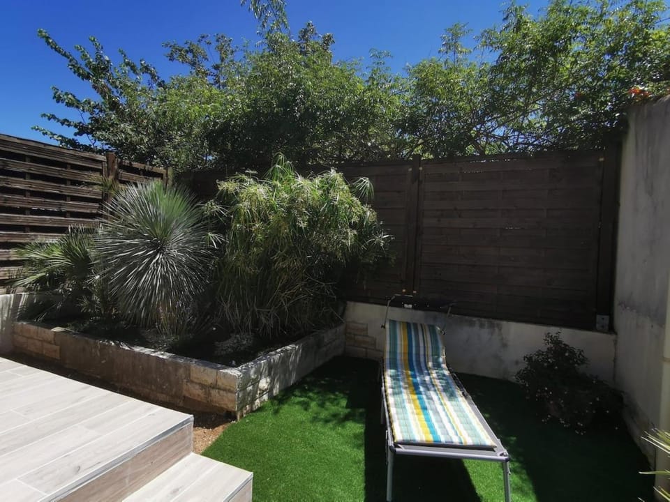 Appartement en résidence avec Jacuzzi Apartment in Béziers