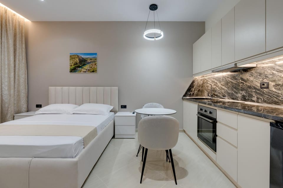 Bed, Kitchen or kitchenette, Photo of the whole room, Bedroom, stove