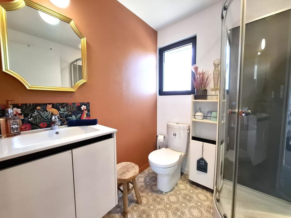 Shower, Bathroom