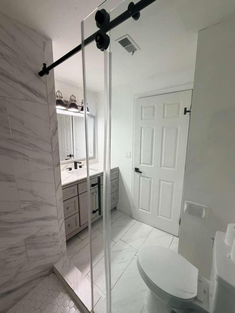 Spacious 5-Bed Home Sleeps 16 King Bed Pool House in Charlotte